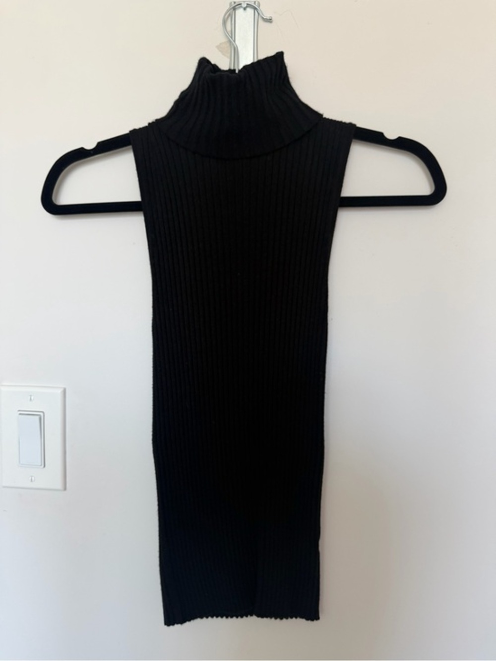 Express Black Ribbed Sleeveless Turtleneck Cowl
